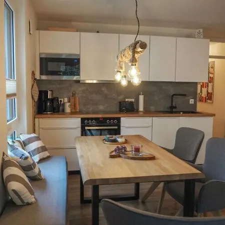Apartamento 8 *